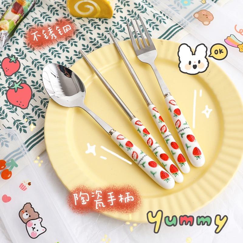 Set muỗng đũa cá nhân siêu xinh tặng kèm sticker ngẫu nhiên - UniLabel