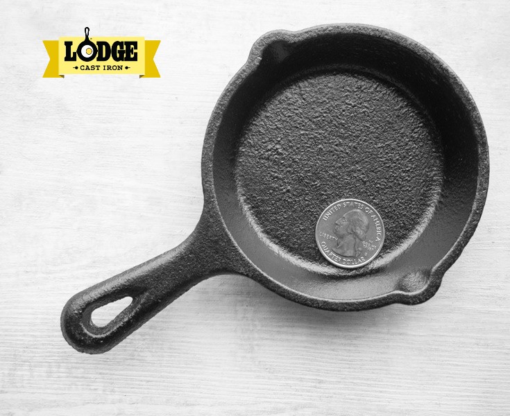 [Chính hãng LOGDE - MỸ] Chảo gang đúc chính hãng Lodge 9 cm - LMS3. Chảo dùng chiên 1 quả trứng, nướng 1 miếng beefsteak, làm chén nước chấm kho