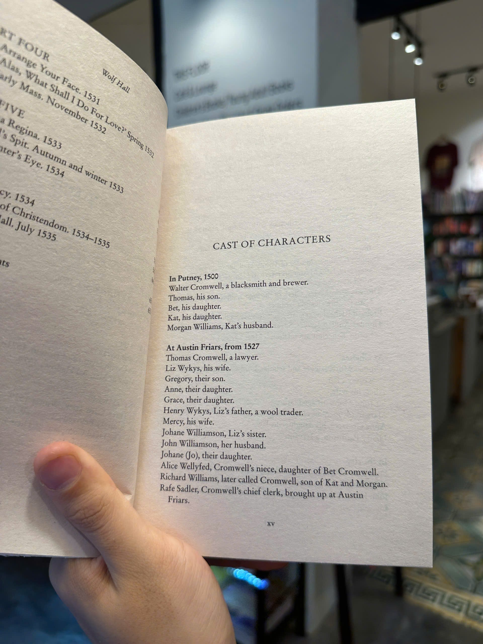 Sách - Wolf Hall by Hilary Mantel | Historical Fiction / Booker Prize Winner / Ngoại văn Nhập khẩu