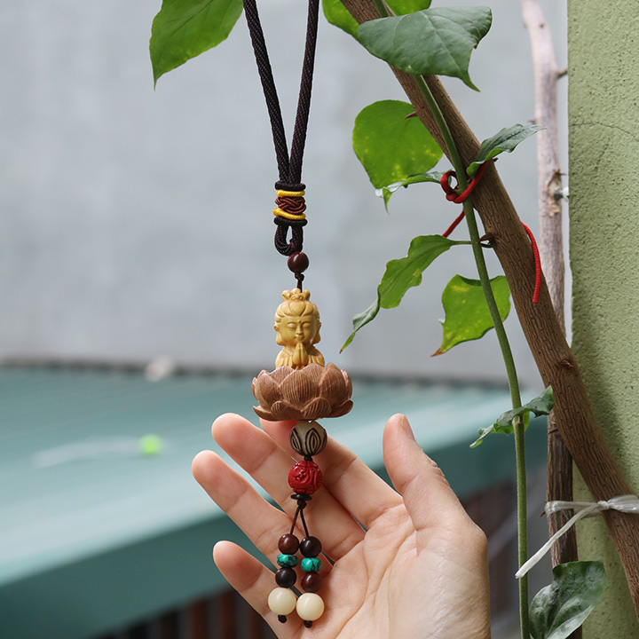 Video Thật Khánh dây chuyền treo xe ô tô nhà cửa gỗ cao cấp - Phật Bà Quan Thế Âm Bồ Tát - Phật Di Lặc