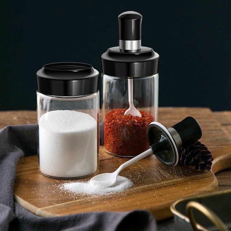Hũ đựng gia vị thuỷ tinh có kèm thìa tiện ích