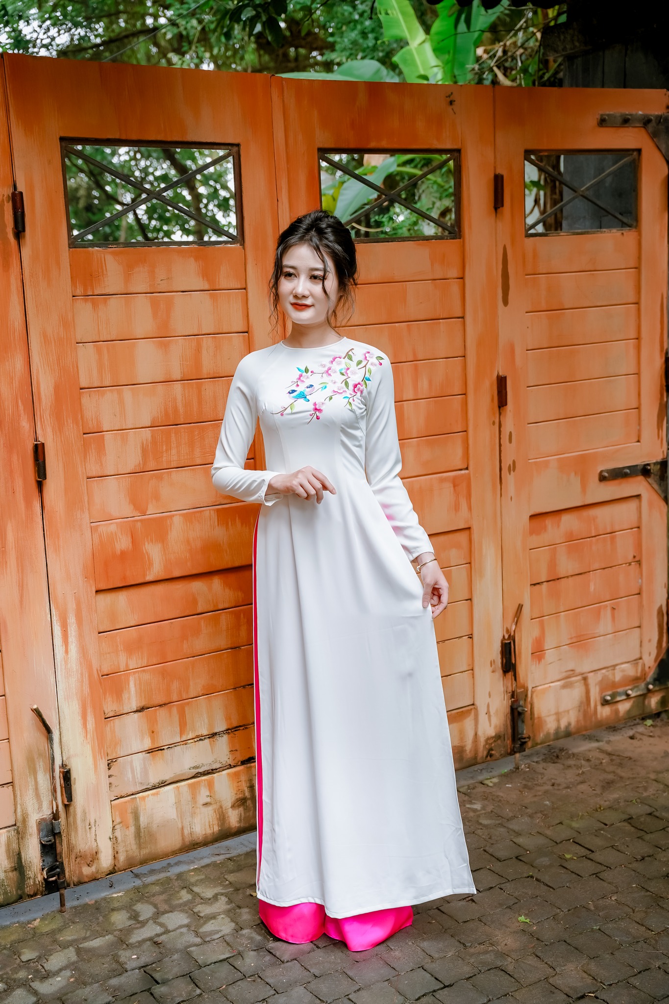 Áo Dài Thêu Truyền Thống Lụa Tô Châu