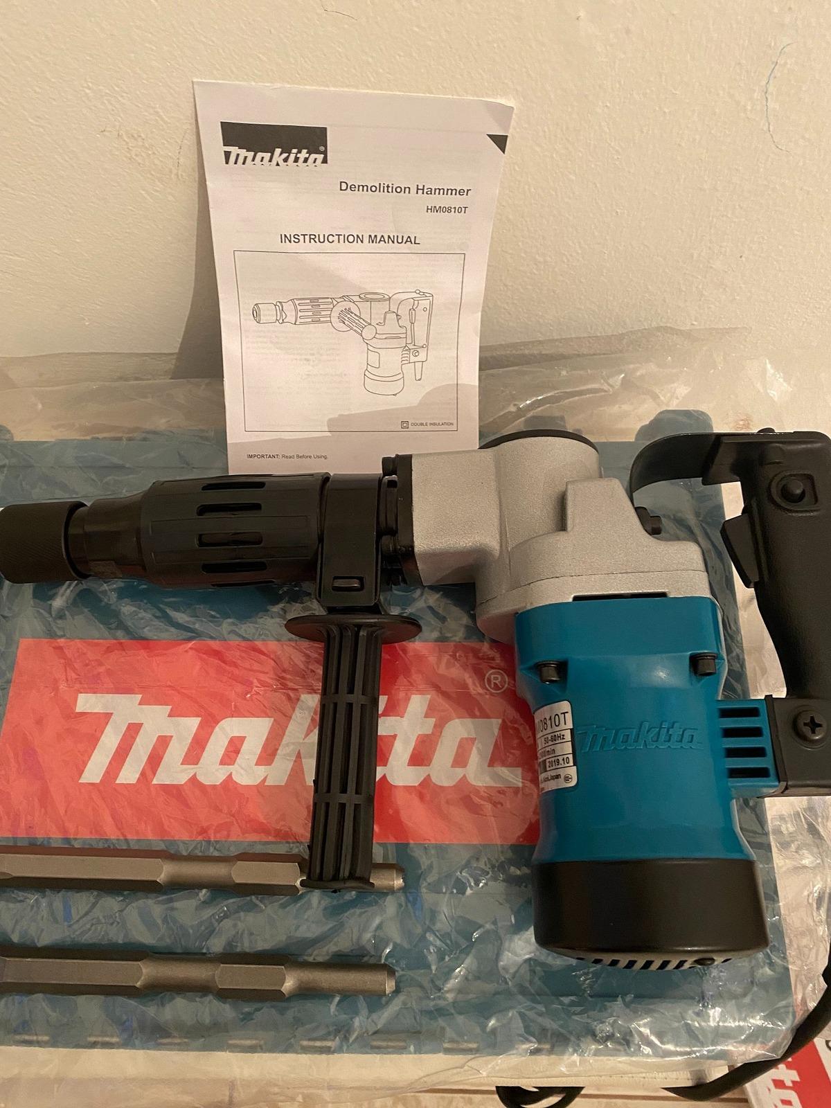 MÁY ĐỤC 17 LI 900W MAKITA HM0810T - HÀNG CHÍNH HÃNG