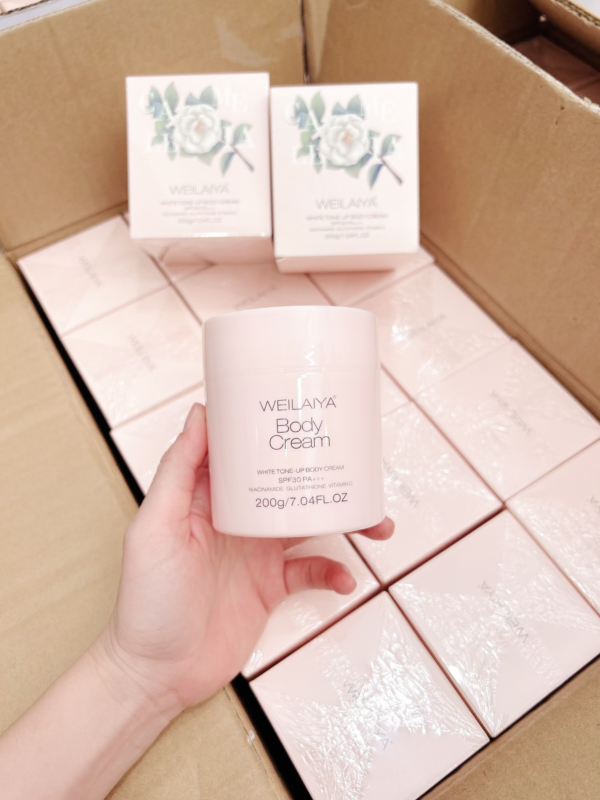 Kem Body WEILAIYA Kích Trắng Nâng Tone Bảo Vệ Da White Tone-Up Body Cream SPF30 PA+++