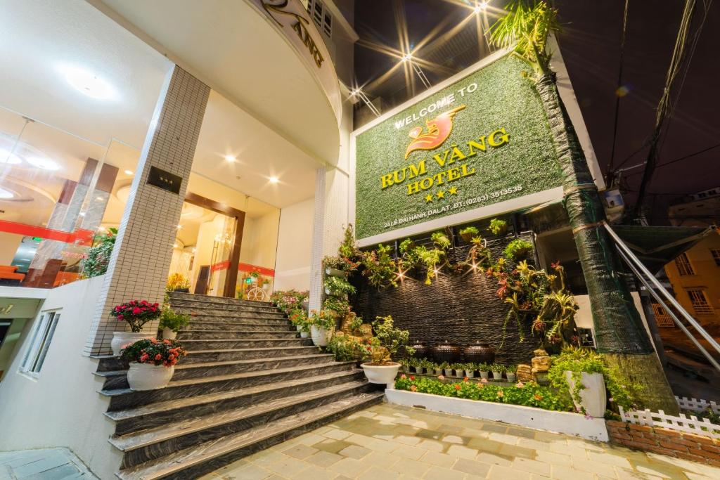 Combo 4N3D KS Rum Vang II Hotel Đà Lạt 3 Sao: VMB khứ hồi Hà Nội - Đà Lạt + Phòng Tiêu Chuẩn + Ăn sáng