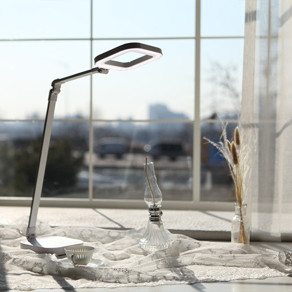 Đèn bàn Led Prism PL-3200