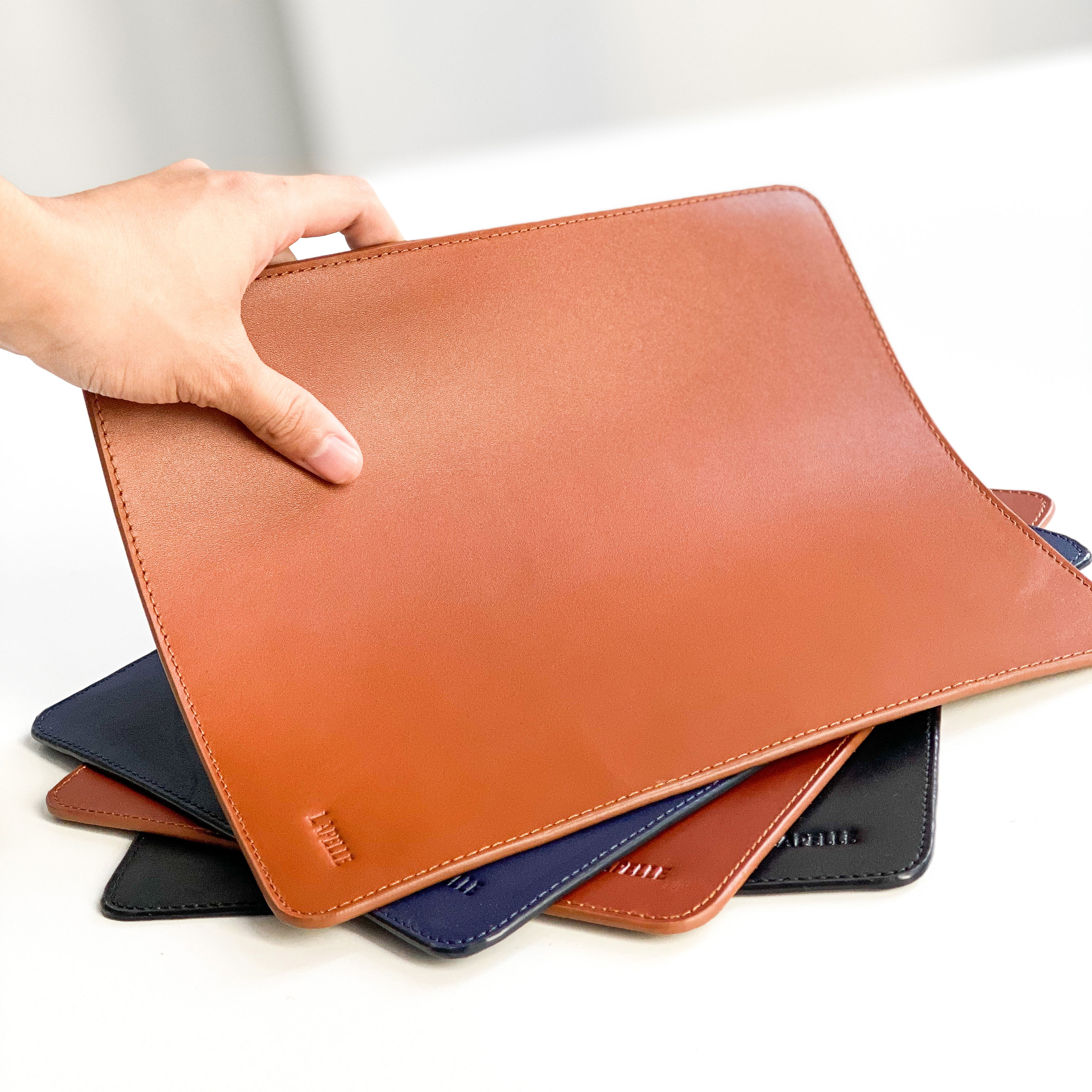 Bàn di chuột, miếng lót chuột bằng da bò thật kích thước 21.5 x 25 cm - Mouse Pads Leather LAPELLE