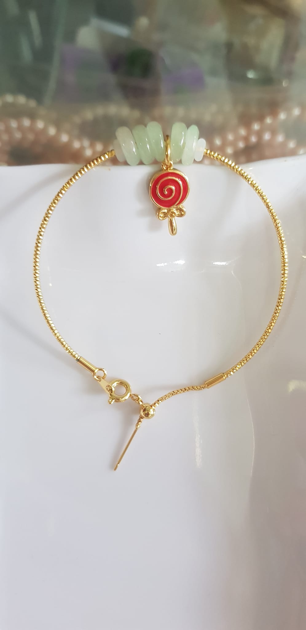 Vòng Tay charm xinh đẹp 5 đồng tiền đá cẩm thạch tự nhiên Đồng tiền Trắng Xanh nhẹ phối charm đỏ kiểu tròn may mắnVòng màu vàng khoen rút xinh Nữ đeo dễ thương ạ