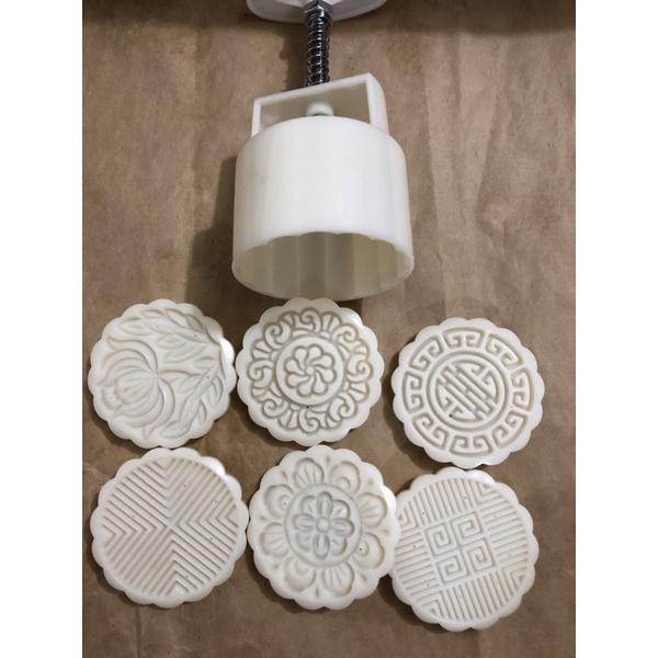 Khuân làm bánh trung thu tròn 100g tặng kèm 6 mặt hoa