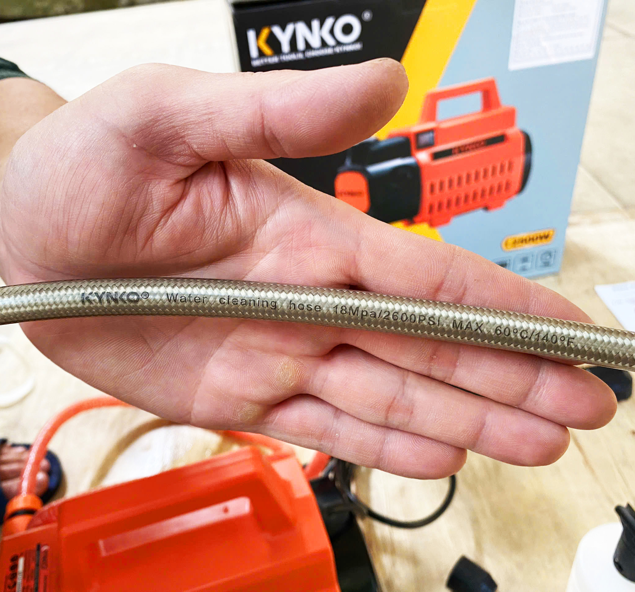 Máy rửa xe áp lực cao nhập khẩu chính hãng Kynko KW04 siêu bền