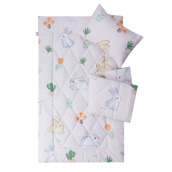 Bộ 5 món tiện lợi cho bé đi học mầm non, tiểu học NIN House hoạ tiết Rabbit Garden 70x120cm chất liệu tencel mát lạnh, màu dễ thương, 1 tấm trải chống trượt, 1 chăn, 1 ruột gối, 1 vỏ gối, 1 túi xách
