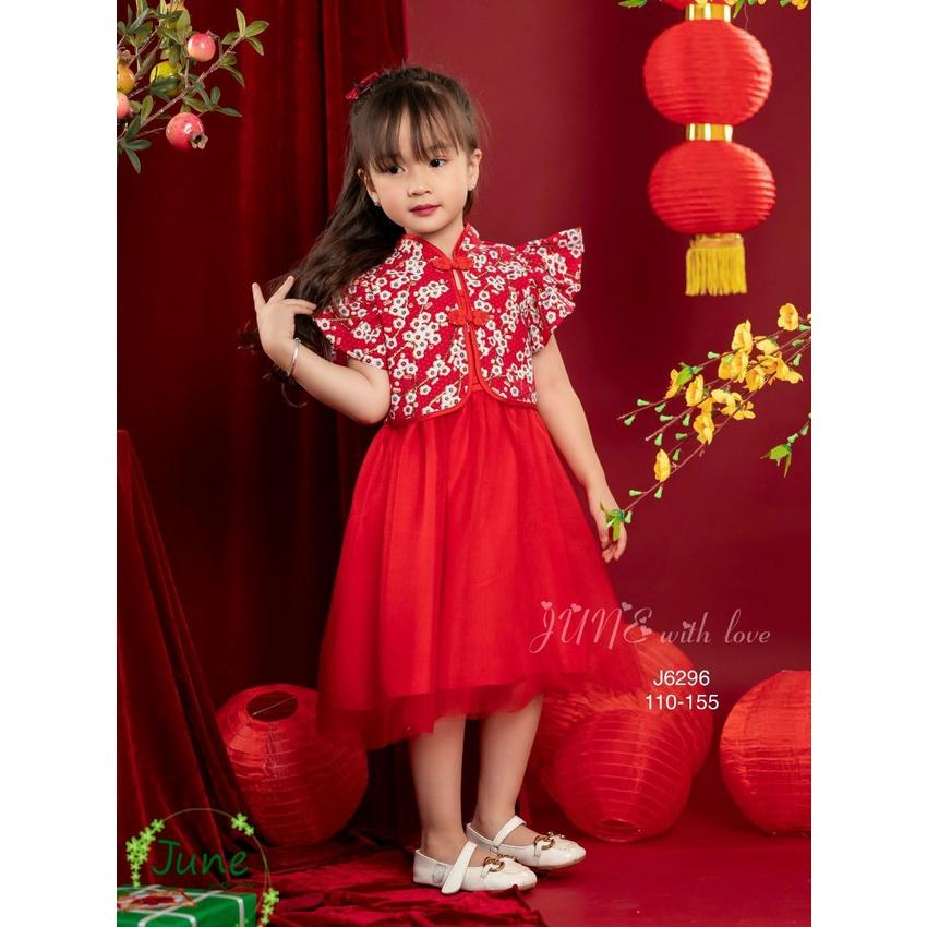 Bộ đầm voan đỏ và áo khoác hoa xinh xắn mềm mại cho bé diện noel và tết