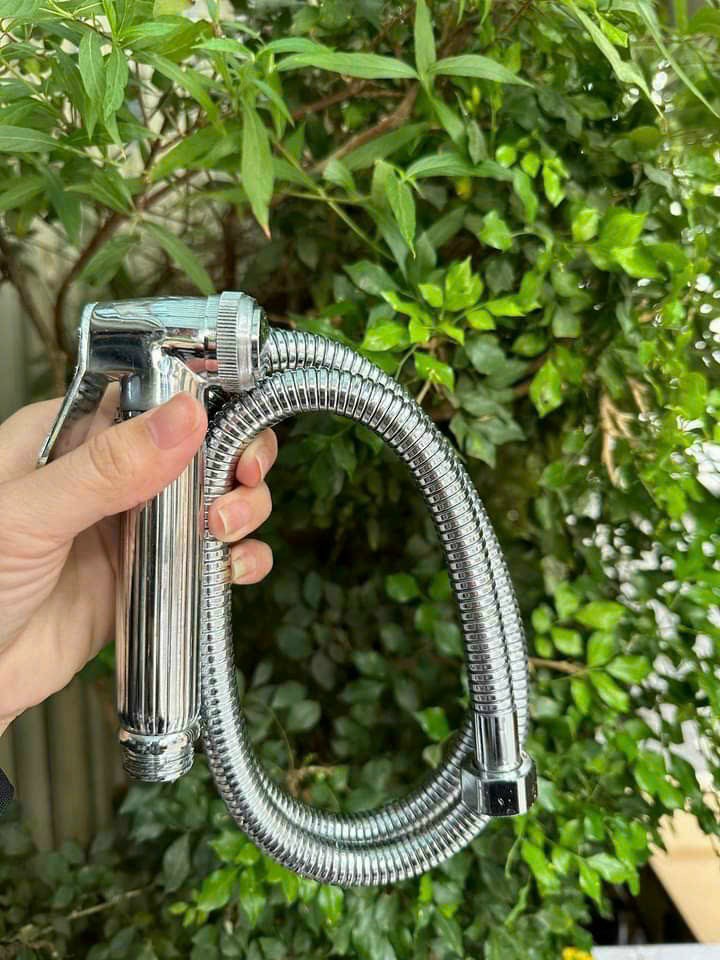 Vòi xịt vệ sinh KG37 bằng đồng thau sơn tĩnh điện cao cấp bền đẹp, xịt nước êm, chống rát dây 1m2 - Hàng chính hãng