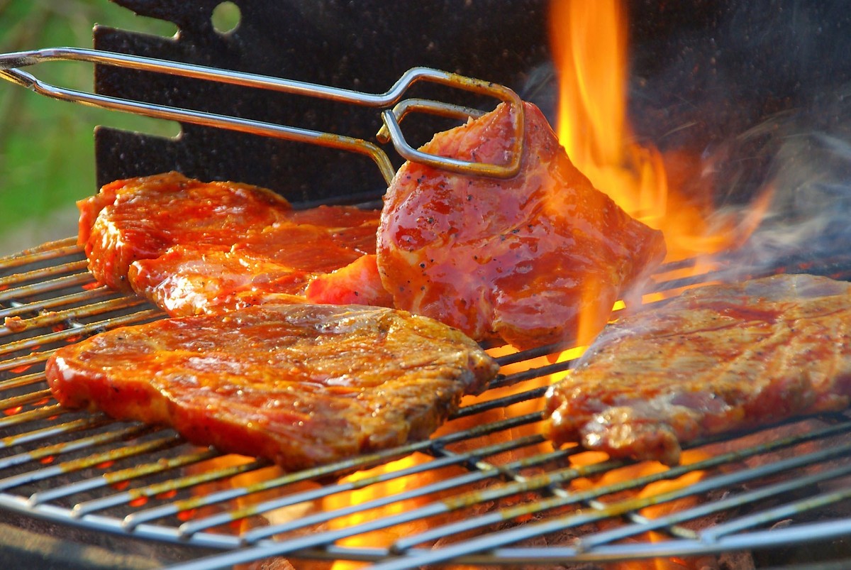 10KG Than Nướng BBQ - Than Củi - Than Gỗ - Than Nướng Thịt - Than Nấu Bánh Chưng Tết Nhiệt Cao Cháy Lâu Ít Khói Không Độc Hại