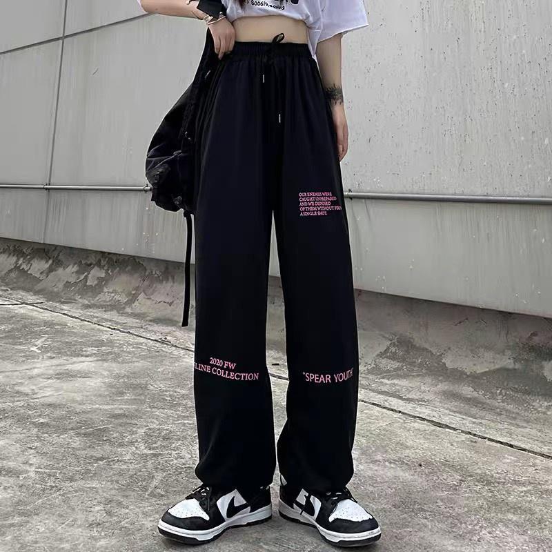 Quần jogger nữ chốt gấu hoạ tiết chữ hồng chất umi dày dặn form rộng