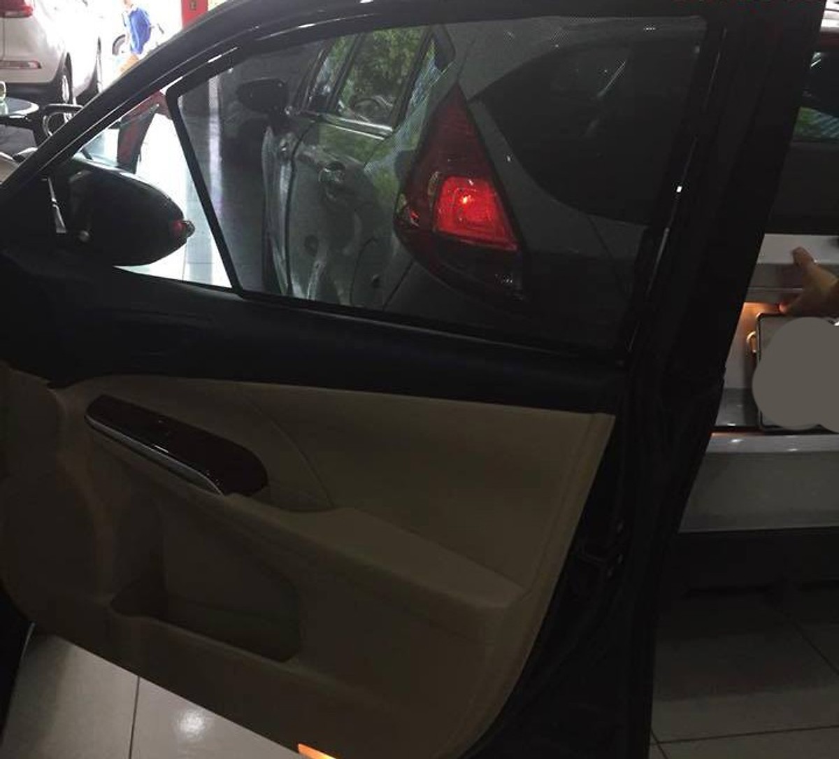 Bộ 4 miếng chắn nắng vải lưới theo xe TOYOTA CAMRY 2019-2020 có gắn nam châm hút