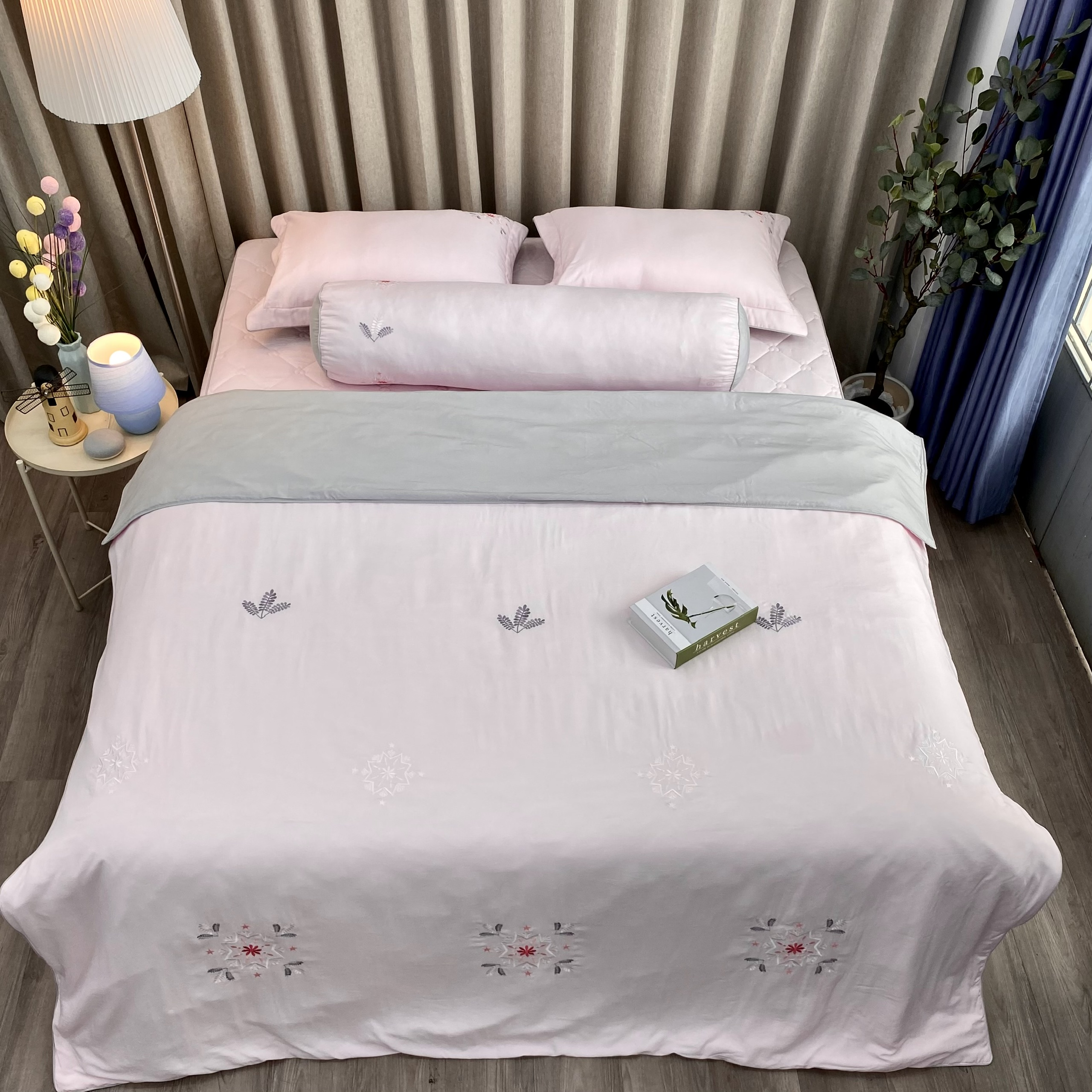 Chăn bốn mùa Hàn Quốc K-Bedding by Everon MicroTencel Hồng phối Xám KMTS101 200*220cm