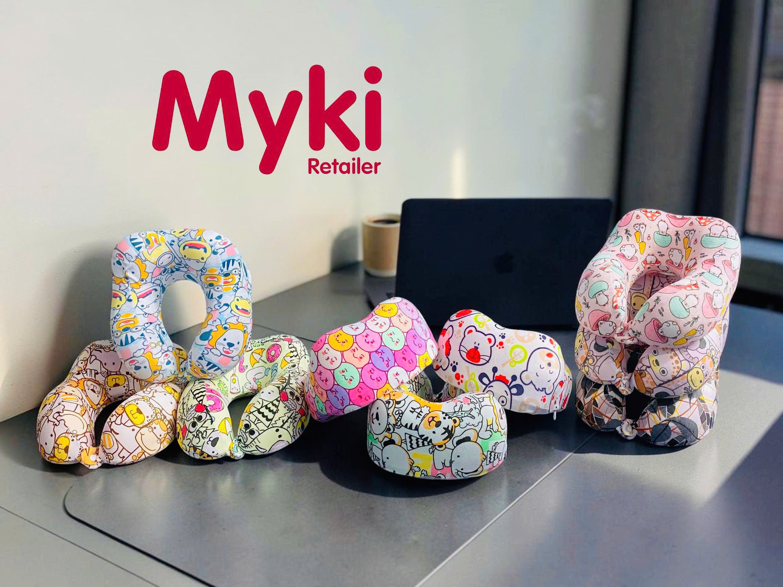 Gối Chữ U Kê Cổ Du Lịch Cao Cấp - Thiết Kế Họa Tiết Hoạt Hình Dễ Thương Giảm Đau Mỏi Cổ