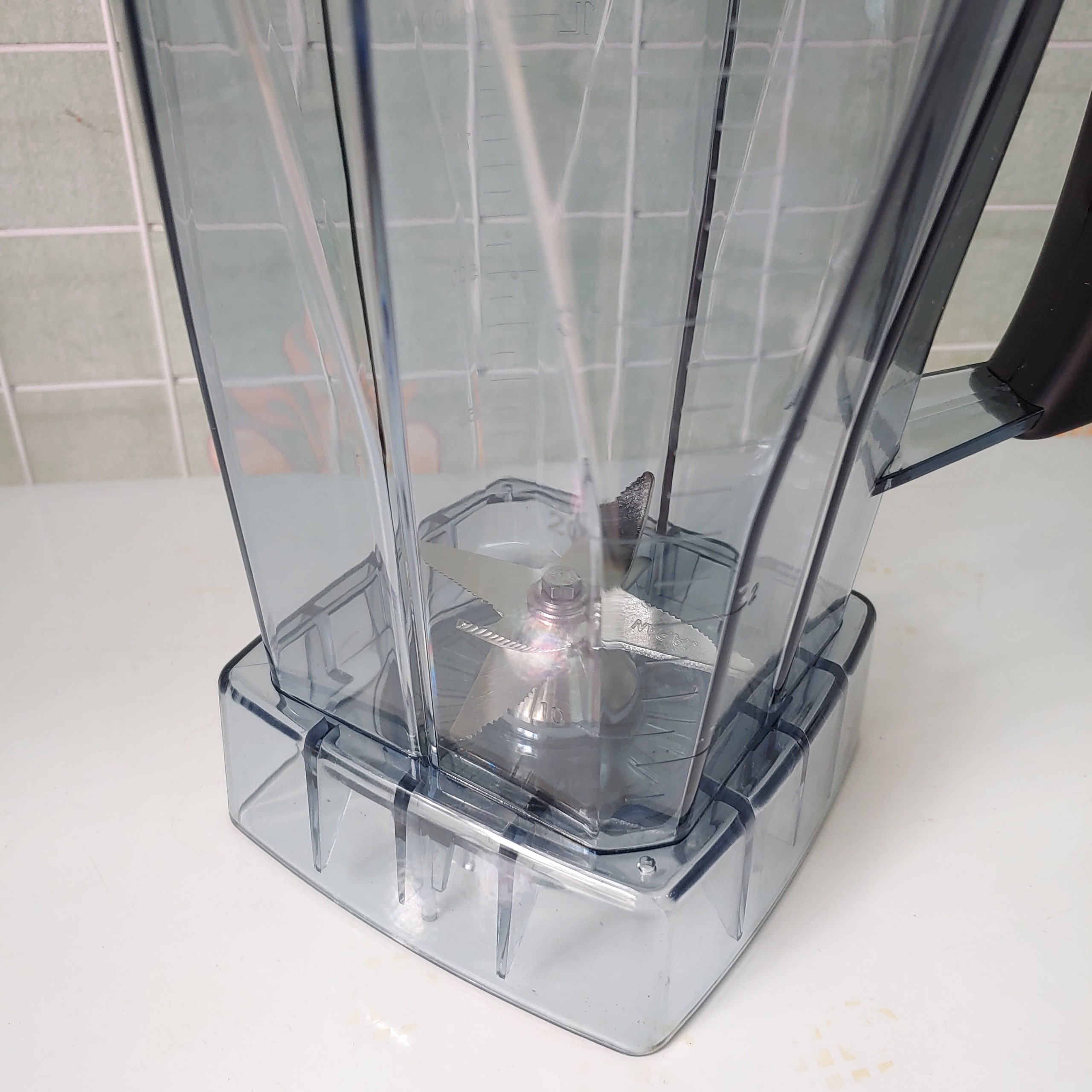 Cối xay 2 lít, lưỡi dao 6 cánh - phụ kiện máy xay sinh tố công nghiệp