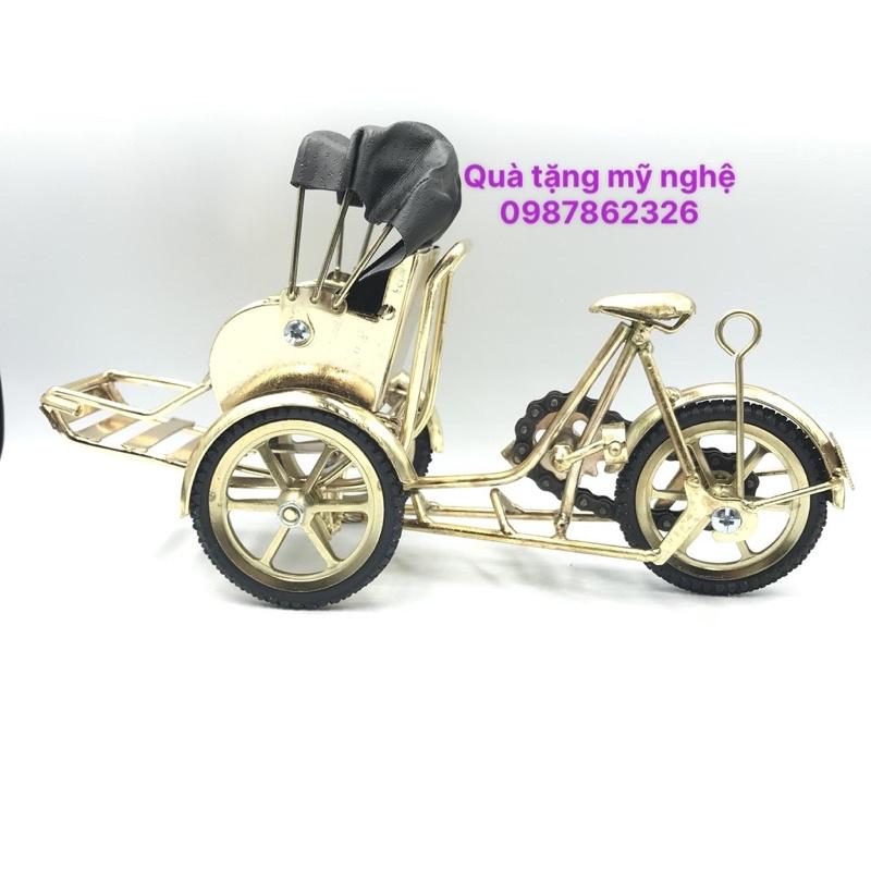 Xích lô sắt lưu niệm