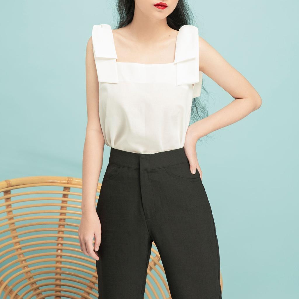 KIOBI – Áo kiểu Hebe W Bow form suông rộng, cổ vuông sát nách, nơ bản lớn đính trên vai, vải cotton bố trắng - KIA1972T