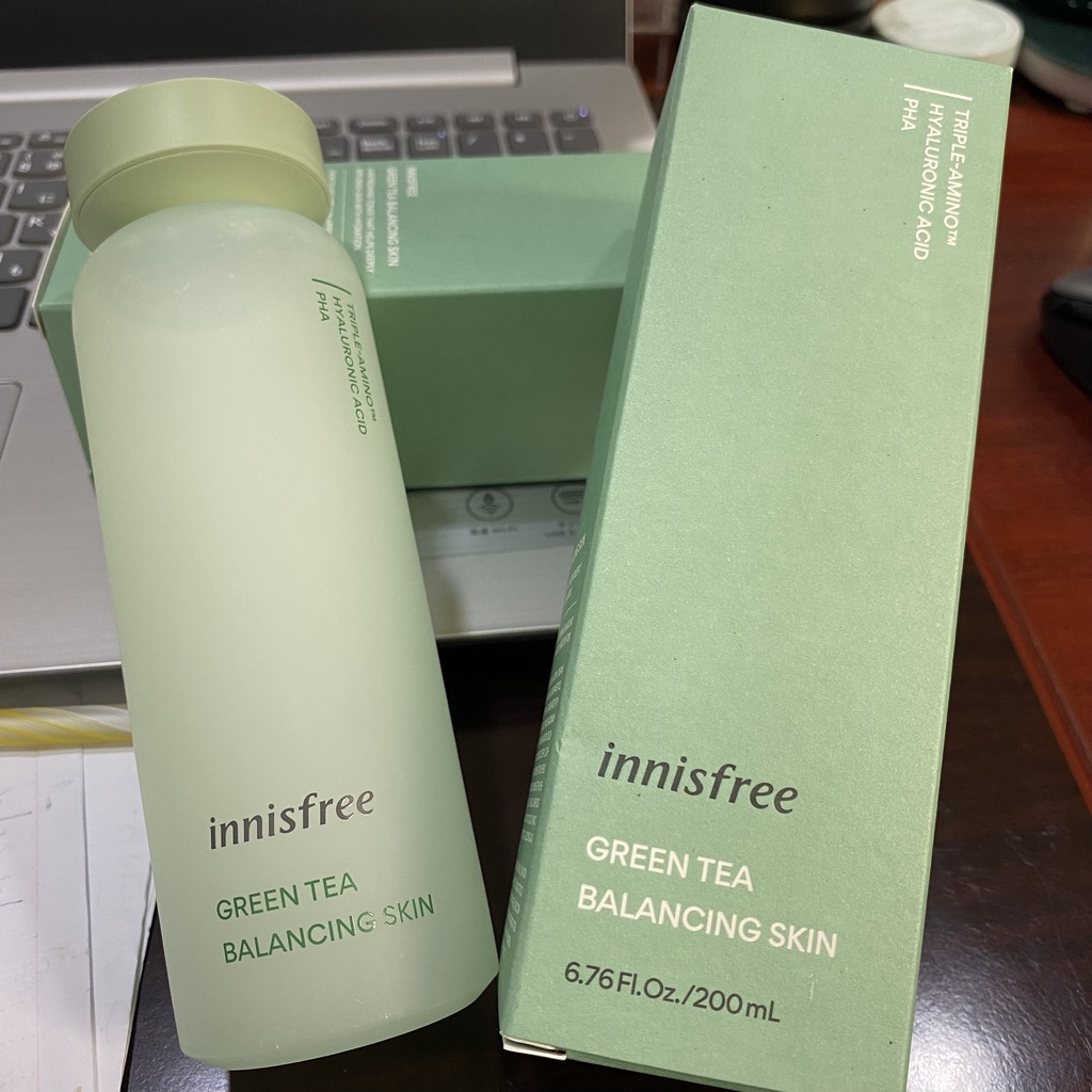 Nước Hoa Hồng Innisfree Green Tea Balancing Skin 200ml ( không xuất hóa đơn đỏ )