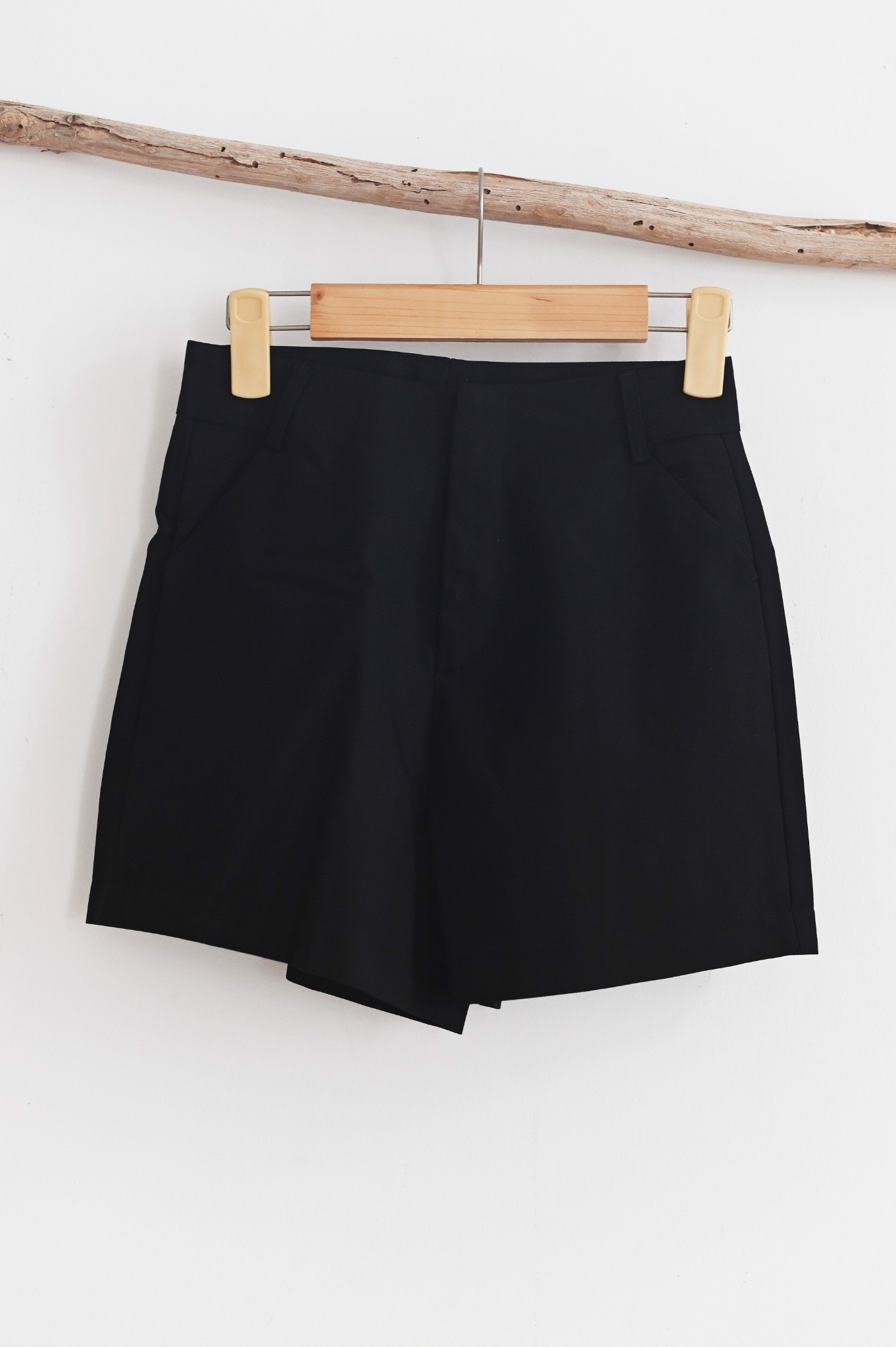 Quần short vải Jimmy nữ