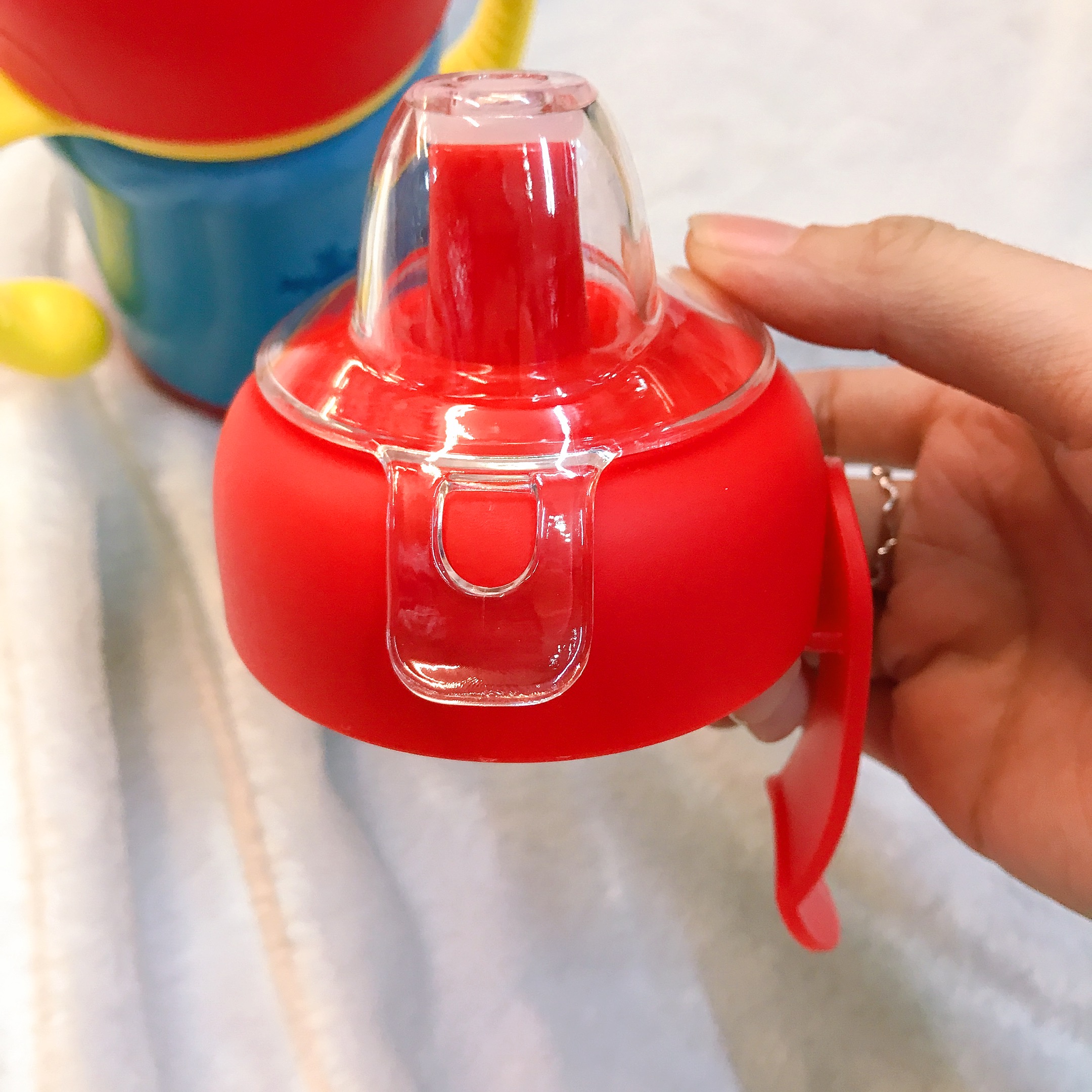 Bình nước giữ nhiệt 2 quai cầm kèm 2 nắp thay hình xe lửa Thomas and Friends màu đỏ cho trẻ em, bé trai  - TM4506-DO