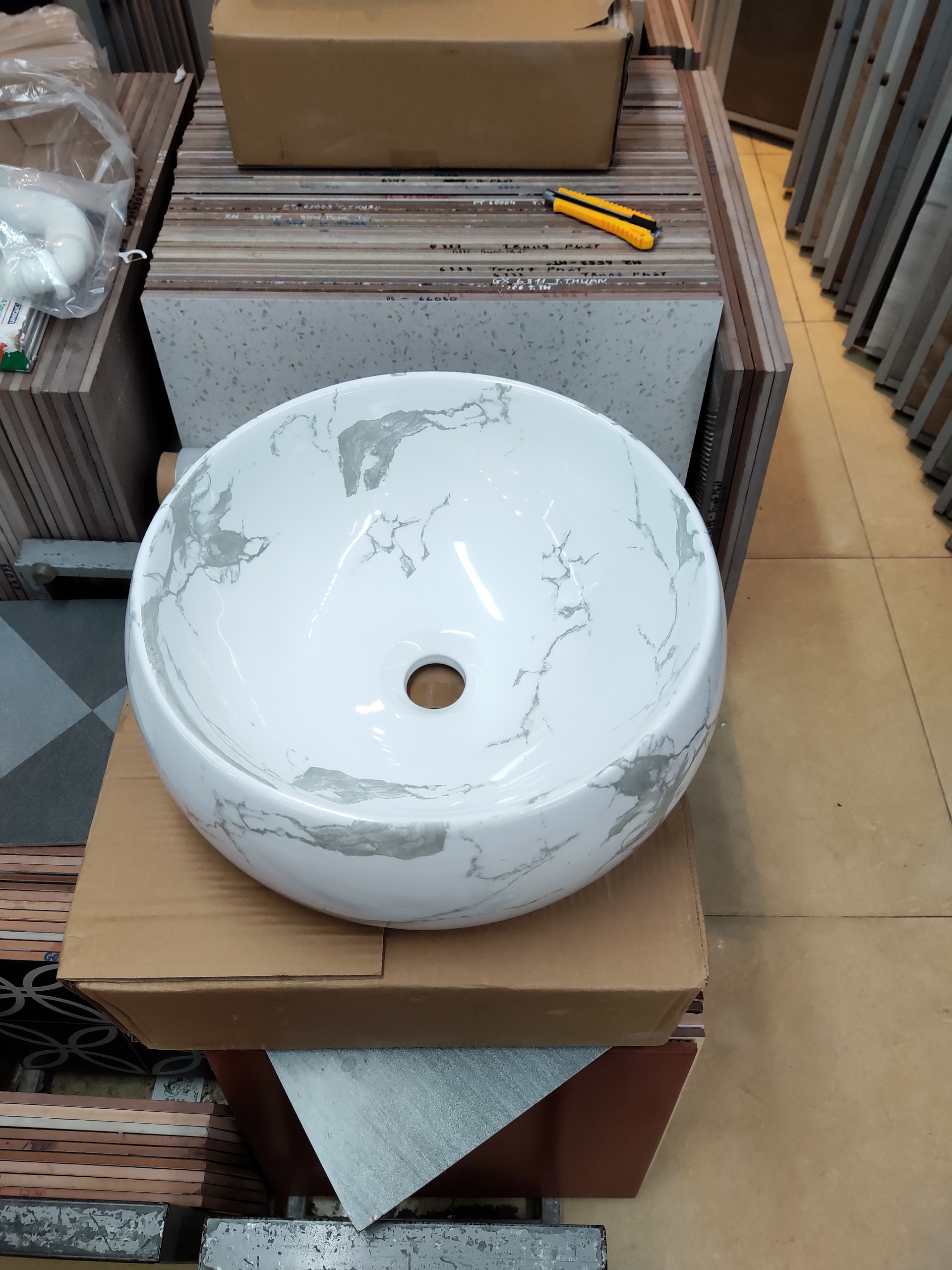 CHẬU ĐẶT BÀN LAVABO HÌNH TRÒN VÂN KHÓI CAO CẤP