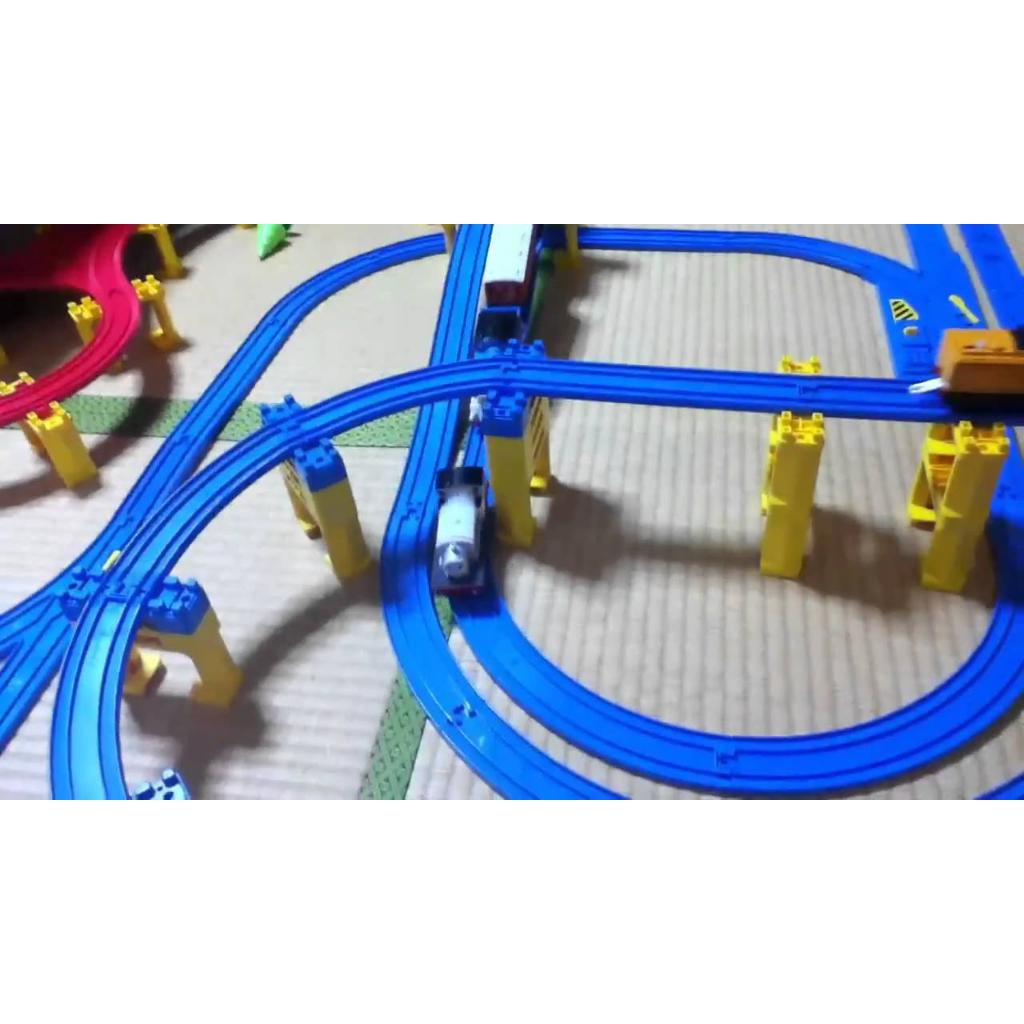 Plarail R-17 Đường ray tầu hỏa chia 3 Three Way Rail