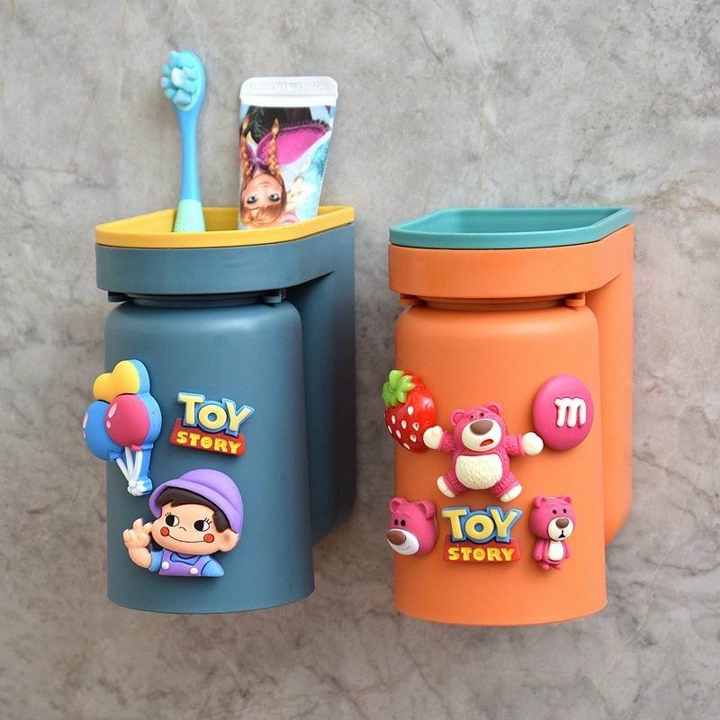 GIÁ ĐỠ BÀN CHẢI KÈM CỐC ĐÁNH RĂNG DÁN TƯỜNG SIÊU DÍNH TẶNG STICKER HOẠT HÌNH ĐÁNG YÊU