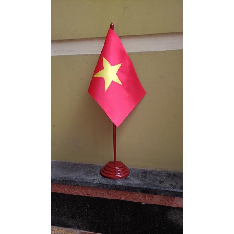 Cờ tổ quốc đặt bàn