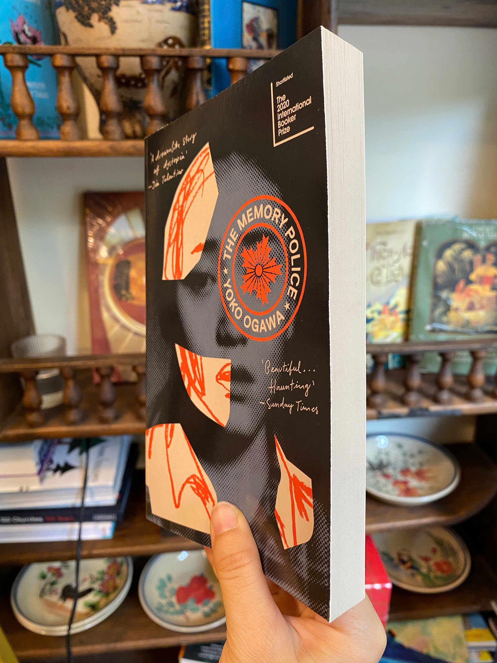 Sách - The Memory Police by Yoko Ogawa - Tiểu thuyết tiếng Anh/Novel/Fiction in English