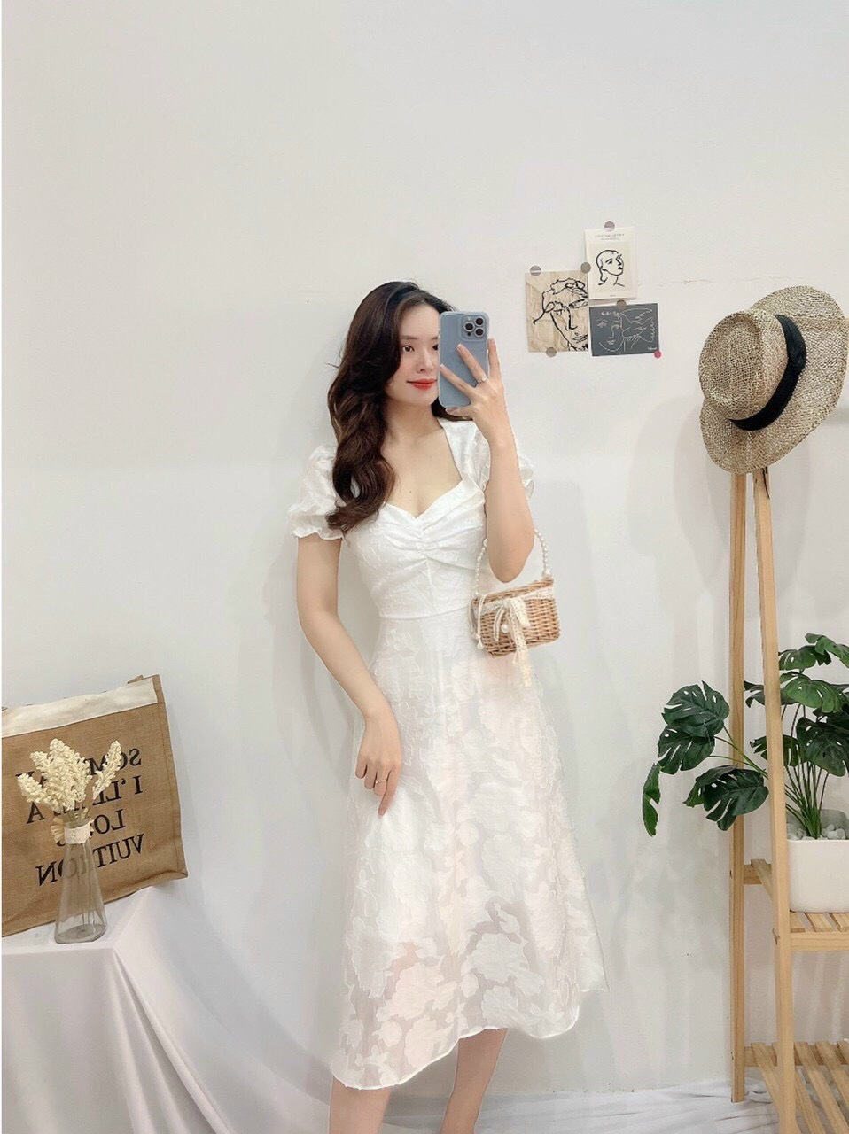 ĐẦM VÁY REN TRẮNG NHÚN NGỰC - Hình Shop Chụp