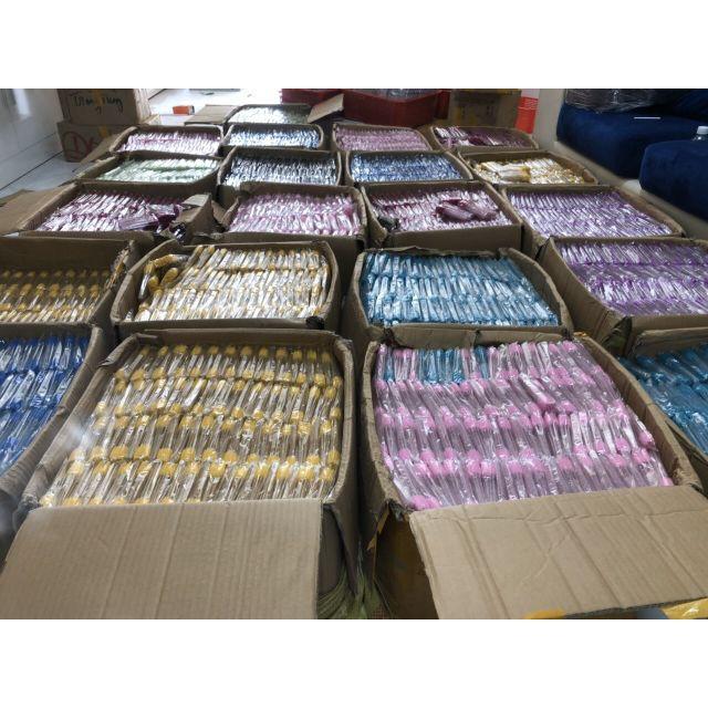 Chải mi kim tuyến