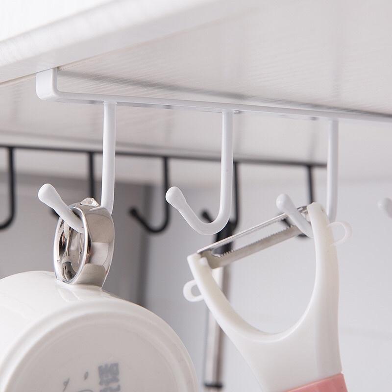 Giá 6 móc treo đồ đa năng gắn cài kẹp dưới tủ kệ bếp quần áo để cốc ly Hàng Cao Cấp