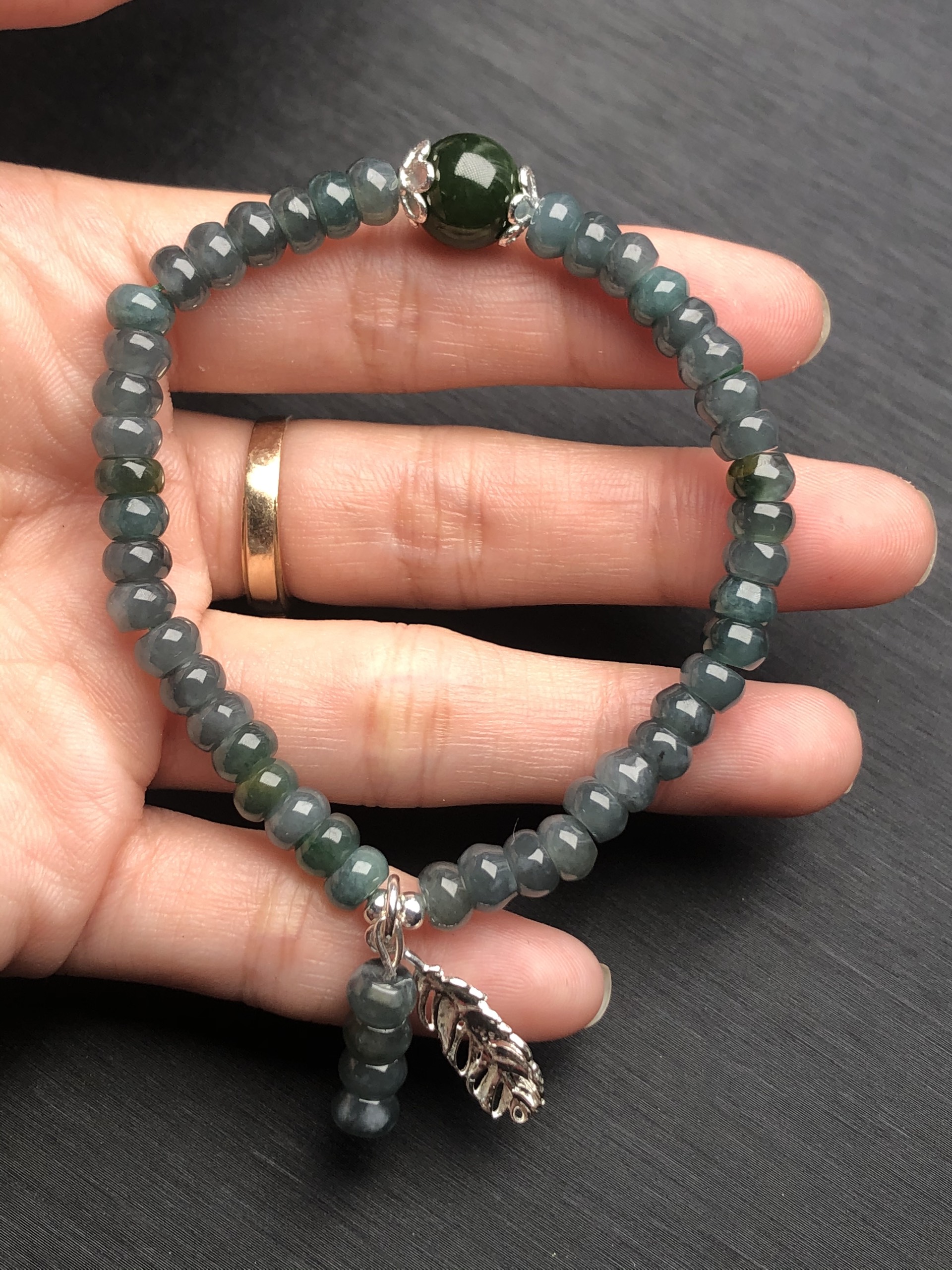 Vòng tay đá ngọc cẩm thạch mix hạt đá diopsite 10mm + charm bạc