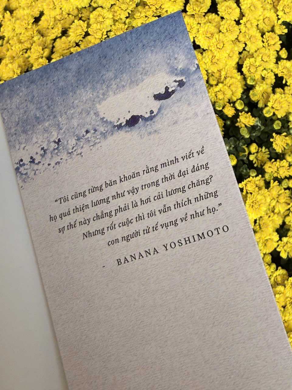 Sách - Ánh đèn nơi bến cảng (Banana Yoshimoto) (Nhã Nam HCM)