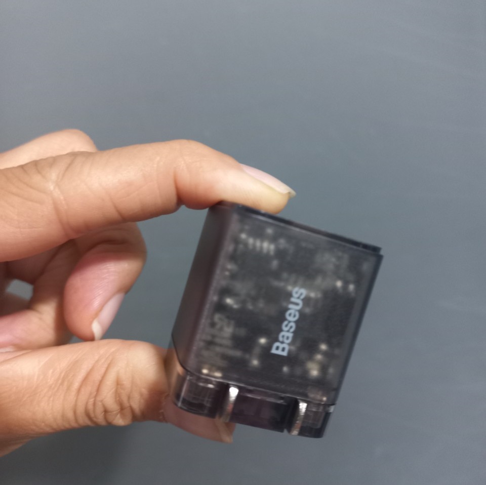Củ sạc nhanh PD 20W 1 cổng Type C chân gập cho iP và máy tính bảng iPad Baseus GaN5 CCGAN20C5 _ hàng chính hãng