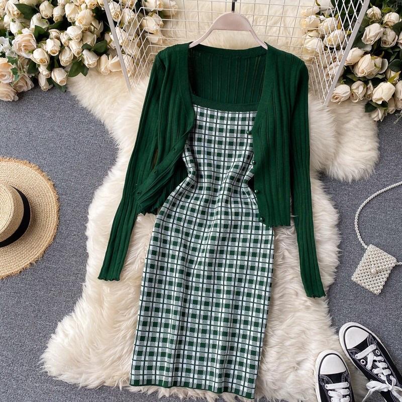 Sét trang phục áo cardigan và váy len caro