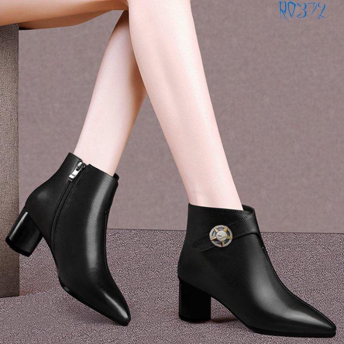 Boot thời trang nữ da lì cao cấp ROSATA RO372 - Đen, Đỏ - HÀNG VIỆT NAM - BKSTORE