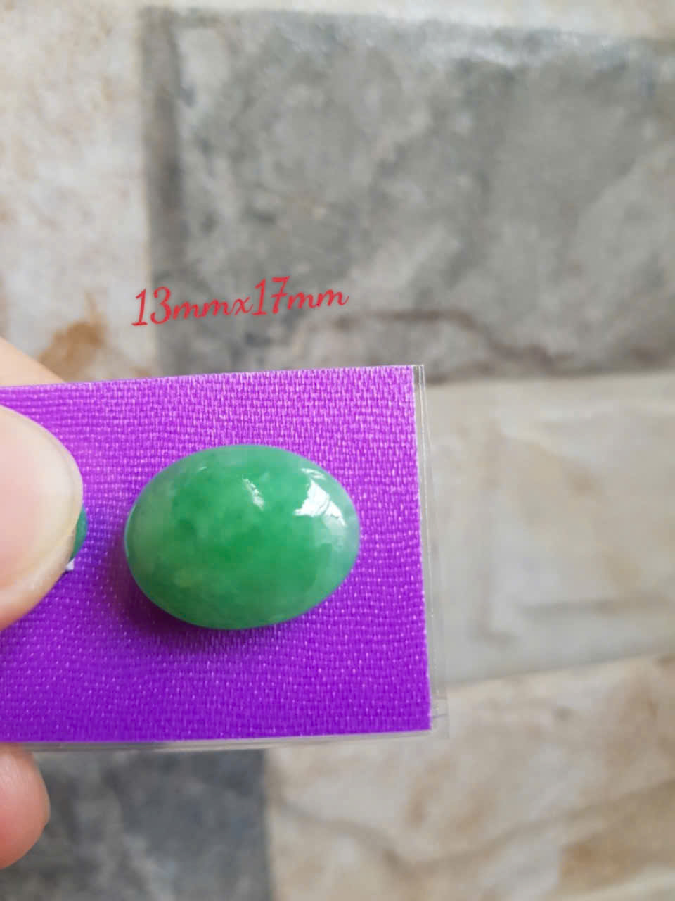 Mặt Nhẫn Oval lớn cẩm thạch xanh tự nhiên Size mặt nhẫn dài 17mm x cao 13mm x dầy 5mm màu xanh ngọc nữ bọc lên nhẫn vàng đeo đẹp ạ
