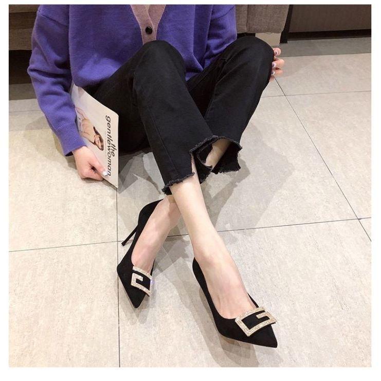 Giày cao gót mũi nhọn màu đen thời trang công sở cho nữ 2021