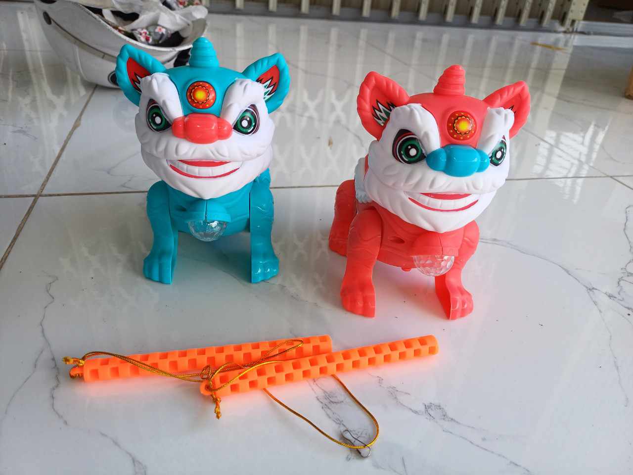 Đồ chơi con lân pin đi được