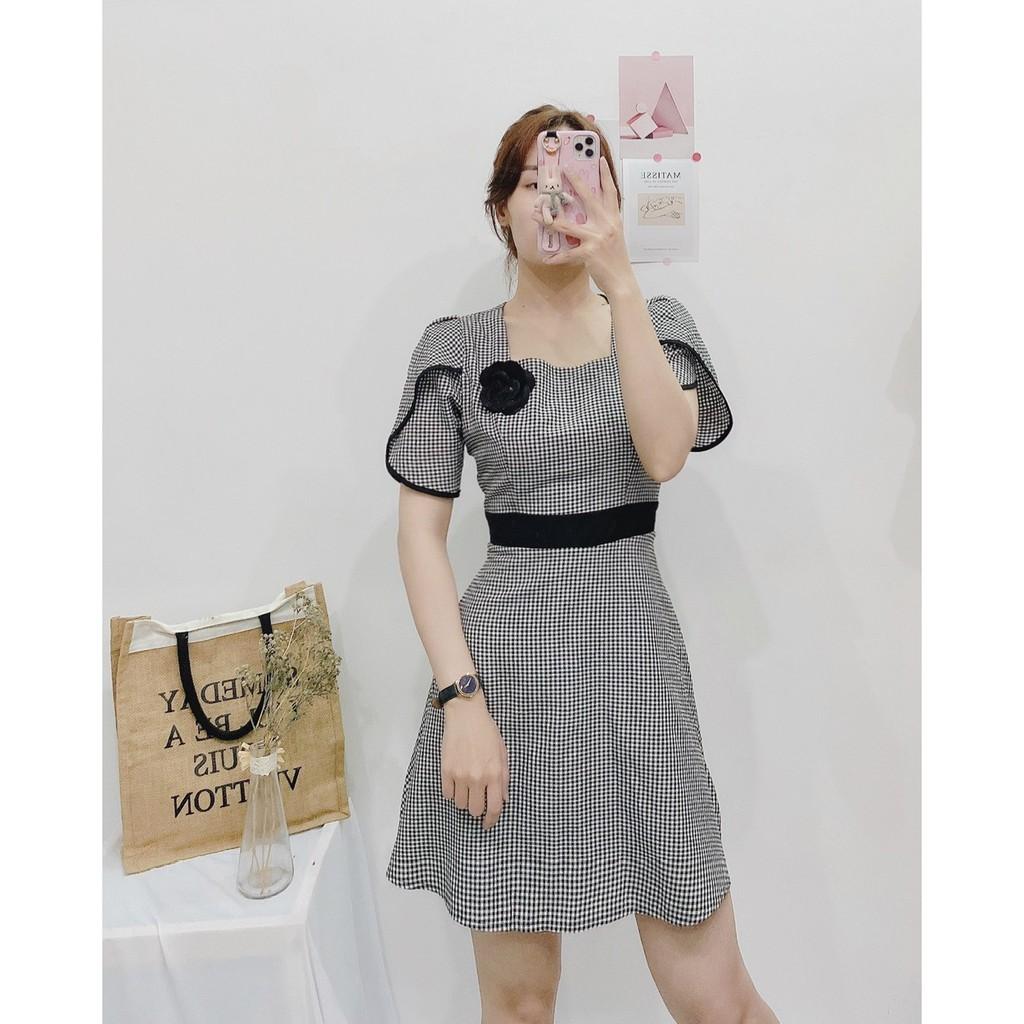 ĐẦM CARO ĐEN TAY NGẮN DÁNG SUÔNG +HOA CÀI-