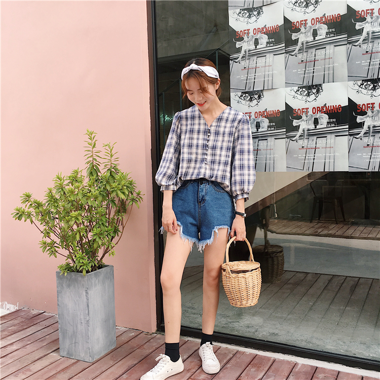 Áo sơ mi nữ đũi Việt Thiết kế kẻ caro trẻ trung DV68