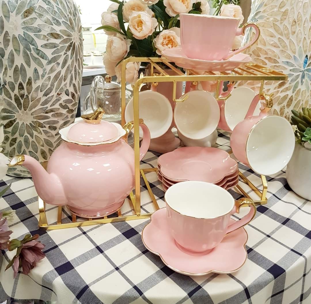 BỘ ẤM CHÉN SỨ XƯƠNG KÈM GIÁ TREO CỐC MÀU HỒNG