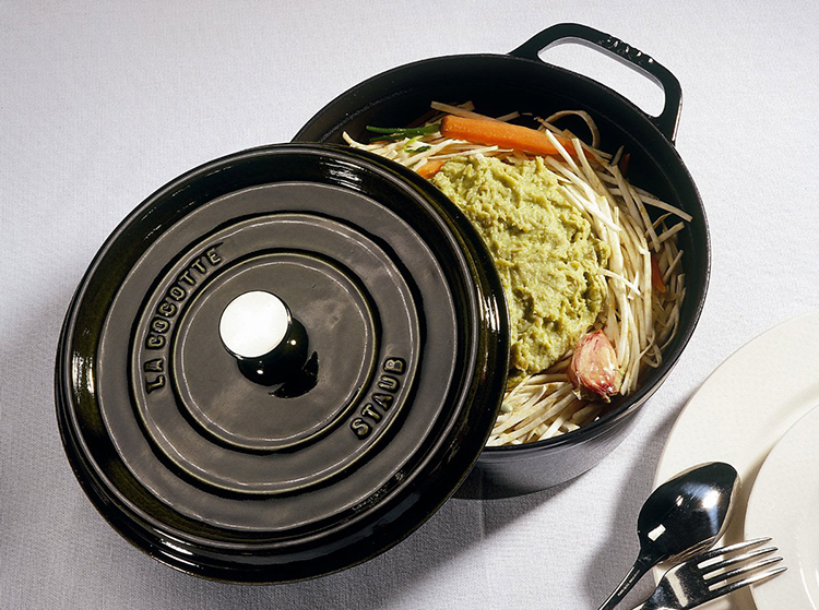 Nồi gang tròn Staub Đen 22cm