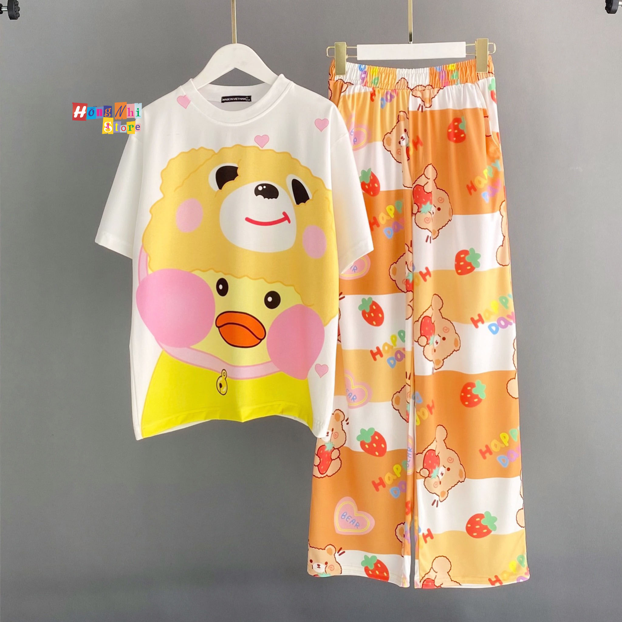 Quần Hoạt Hình Dài Gấu Ăn Dâu Ống Rộng Cartoon Pant V2 Oversize Ulzzang Unisex - MM