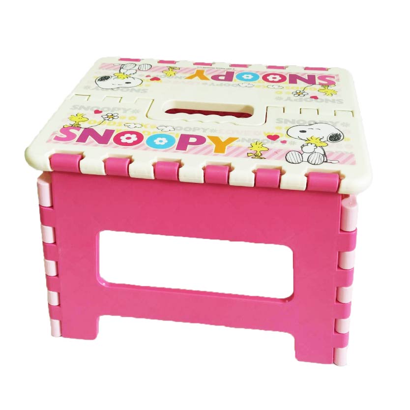 GHẾ NHỰA TRẺ EM GẬP GỌN TIỆN DỤNG SNOOPY 32CM